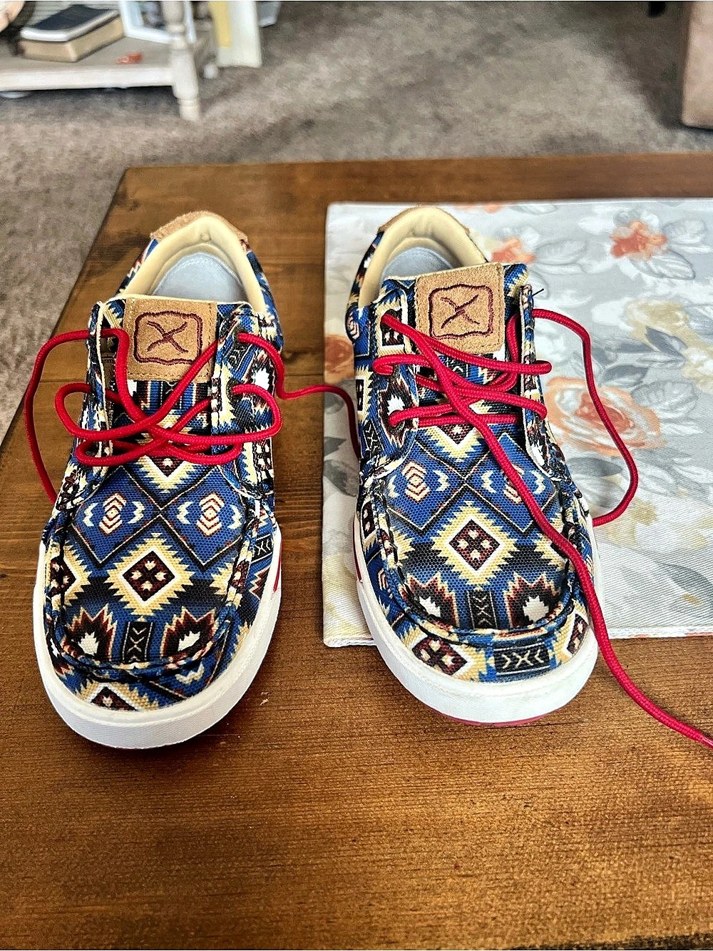 Twisted X Women's Kicks Blue Multi Aztec Sneakers Blue & Red